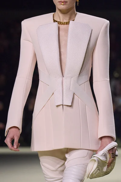 Look 66